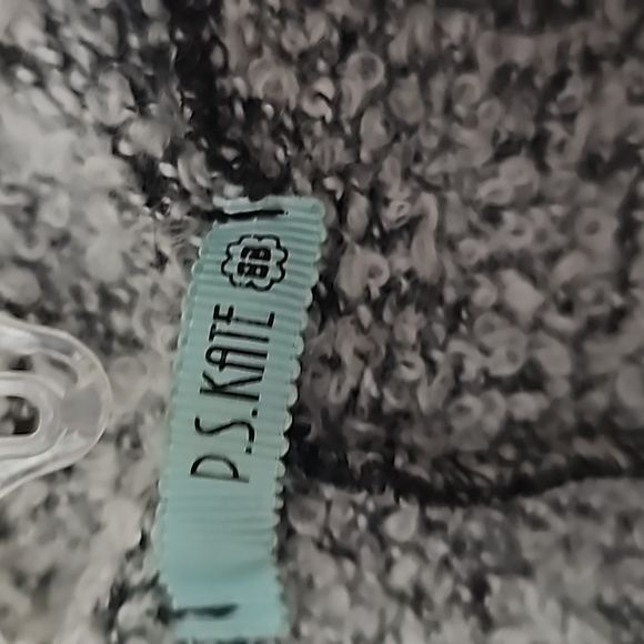 BLACK & WHITE vest - Picture 2 of 5